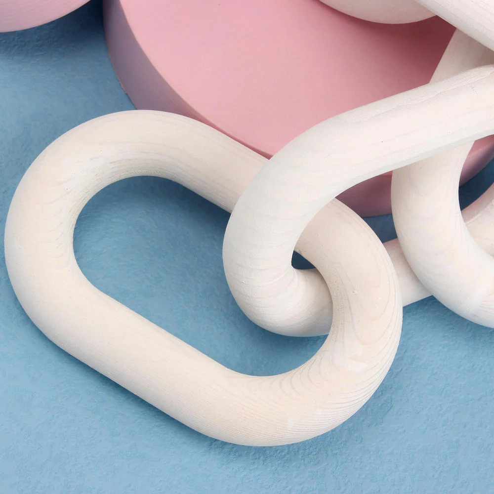 Modern Wooden Chain Link Decor - Image 3