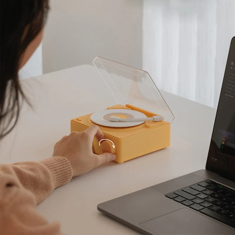 Vintage Vibes Mini Record Player Bluetooth Speaker - Image 3