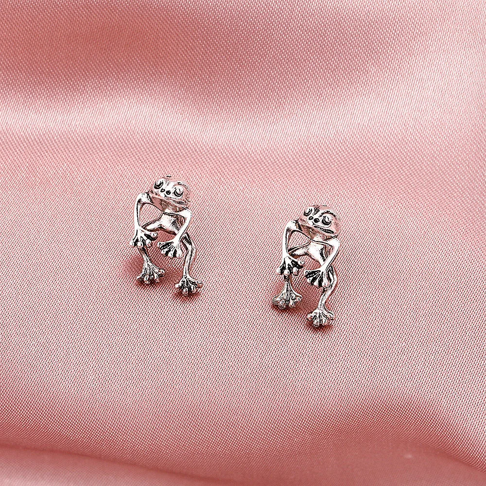 Gothic Frog Party Earrings - Image 3