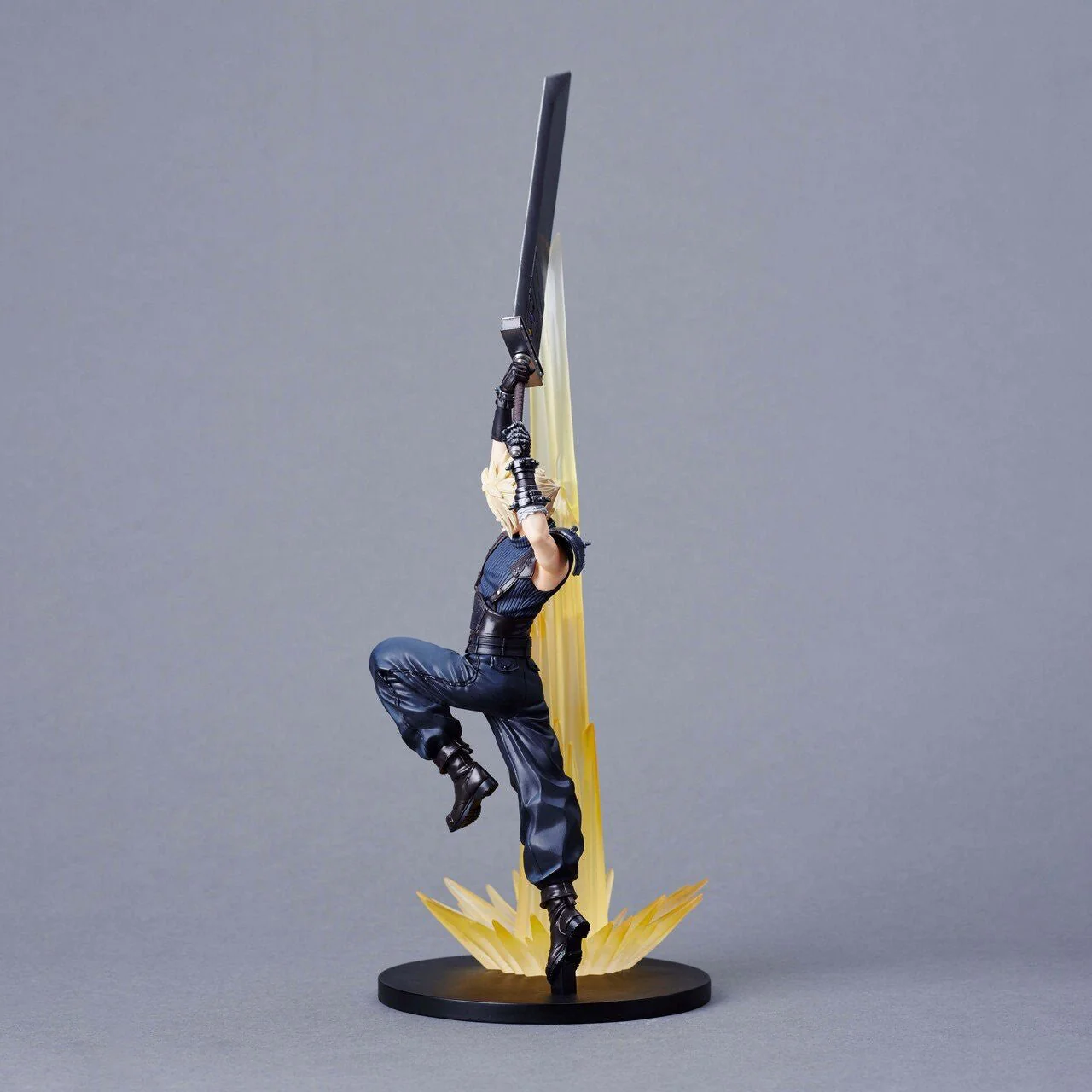 Square Enix - Final Fantasy VII Rebirth - Cloud Strife Limit Break Ascension Statuette - Image 3