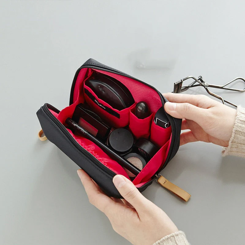 Korean Style Waterproof Makeup Organizer Bag - Image 3