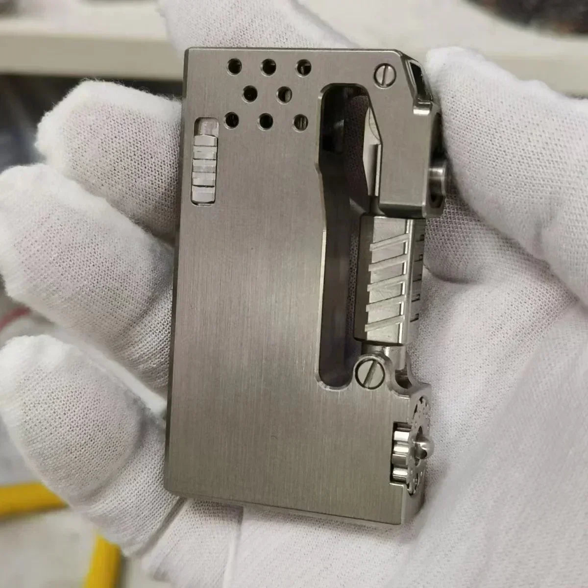 Classic Mechanical Press Ignition Kerosene Lighter - Image 3