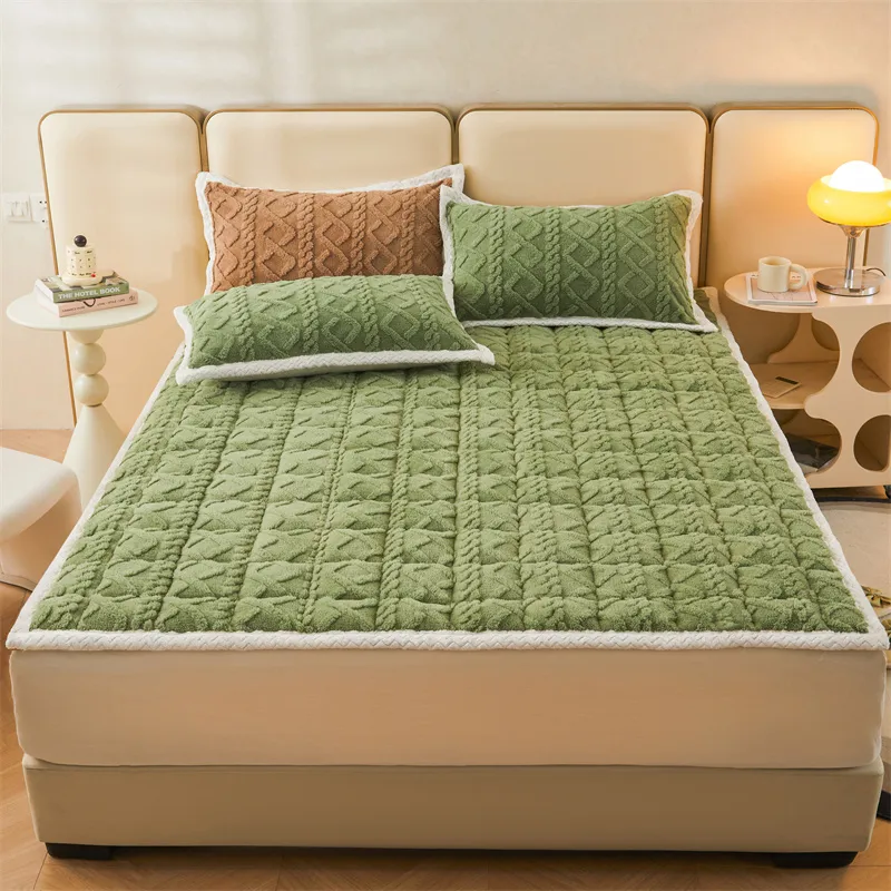 Thick Warm Winter Blanket Mattress Pad - Image 2