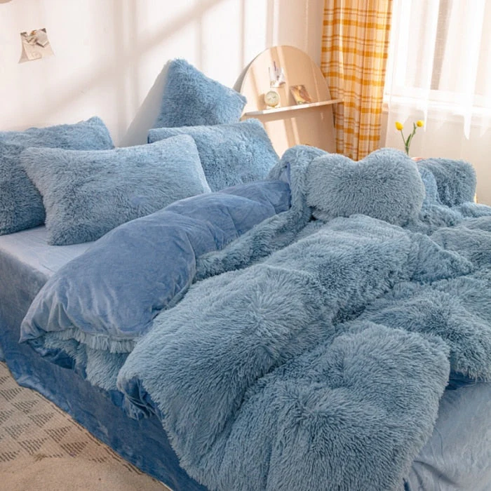 Luxury Cozy Clouds Bedding Set - Image 2