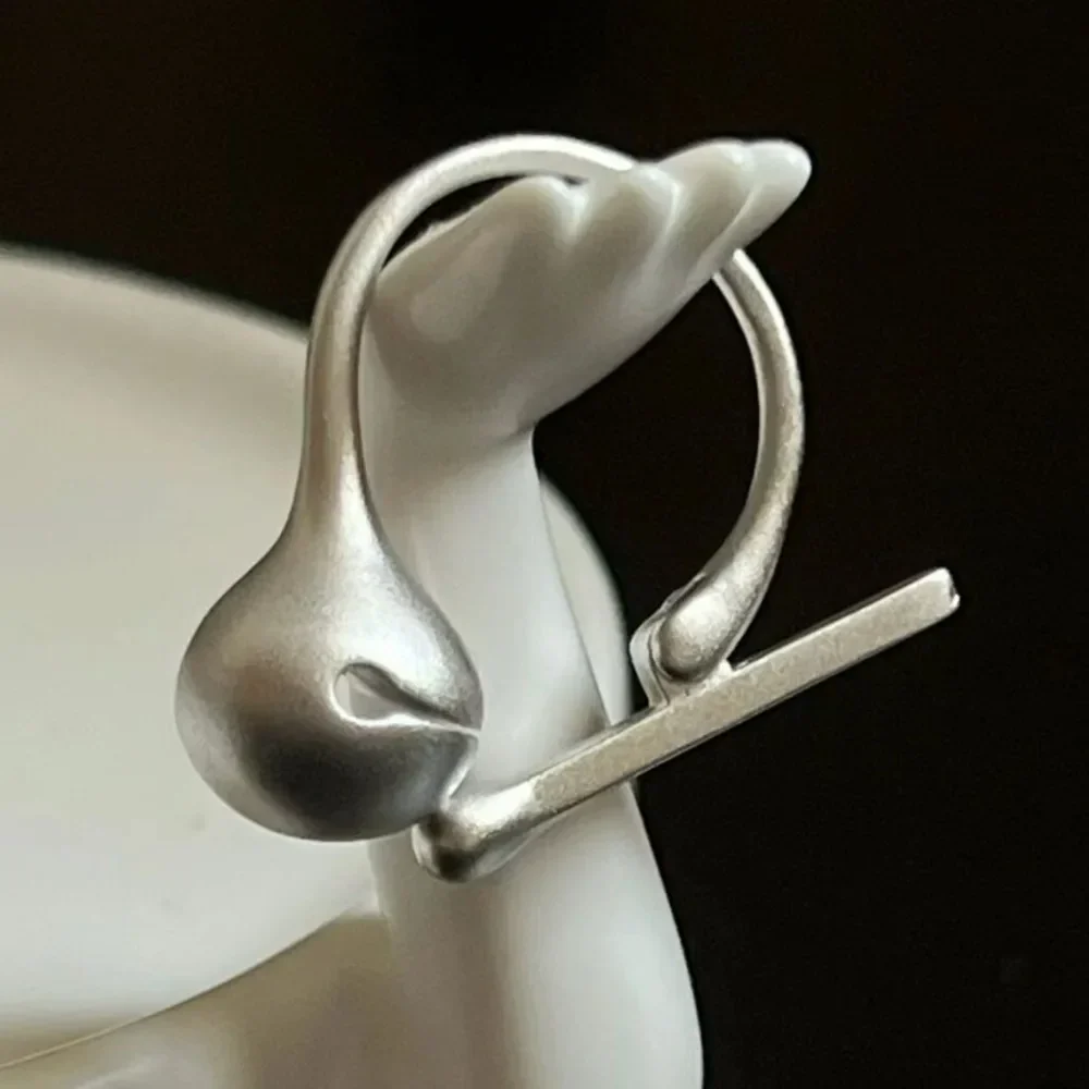 Minimalist Abstract Metal Knock Knock Ring - Image 3