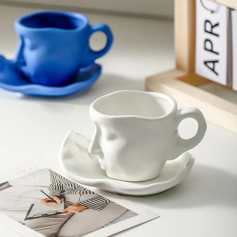 Love Forever Kiss Ceramic Mug - Image 1