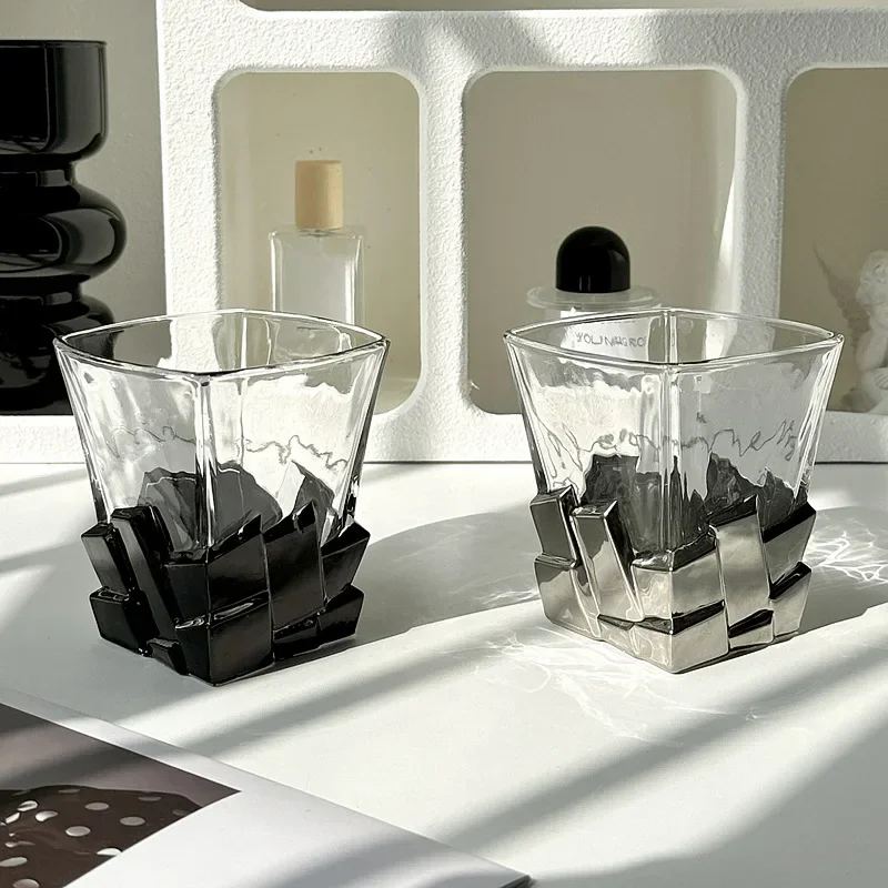 Geometric Onyx Base Glass Cup - Image 3