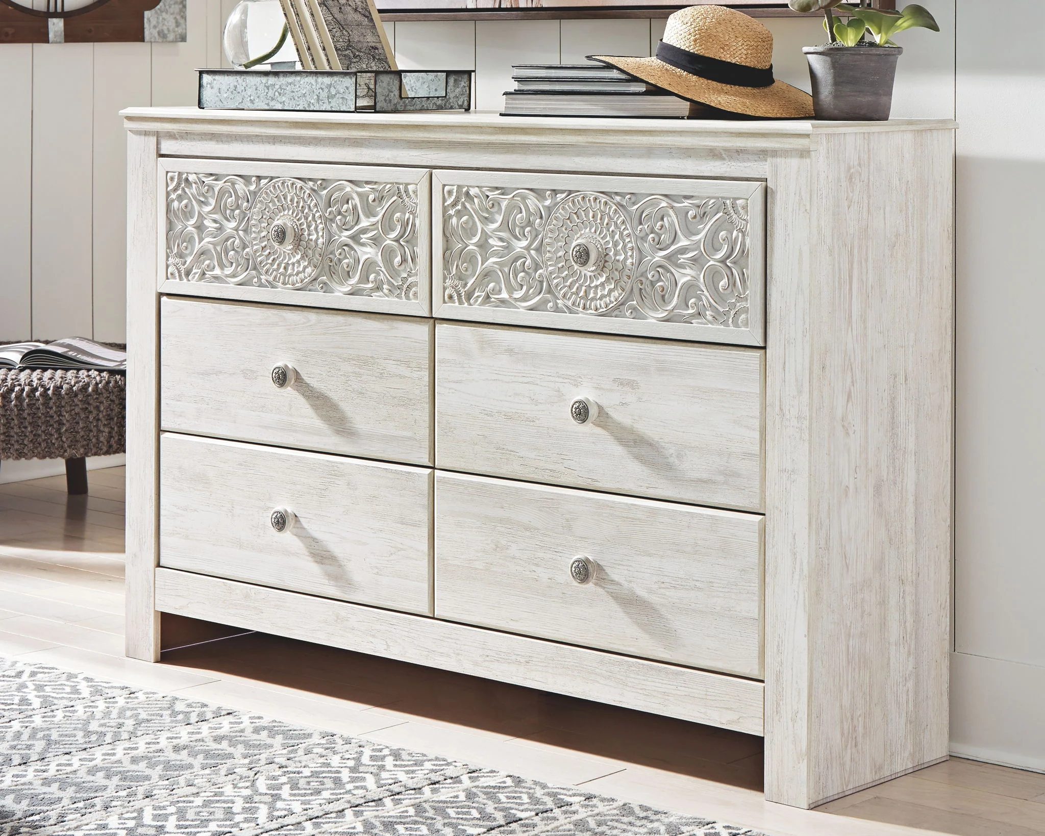Paxberry - Six Drawer Dresser - Medallion Drawer Pulls - Whitewash - Image 3
