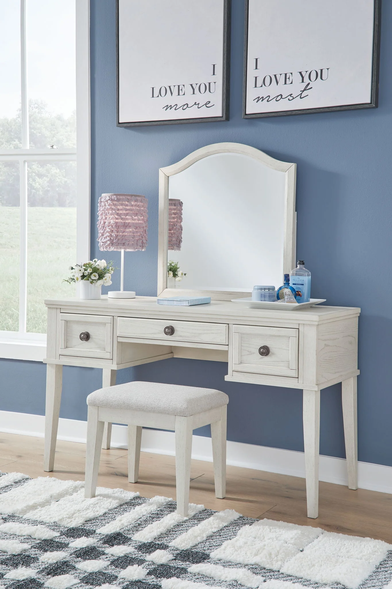 Robbinsdale – Mirrored Vanity With Stool – Antique White