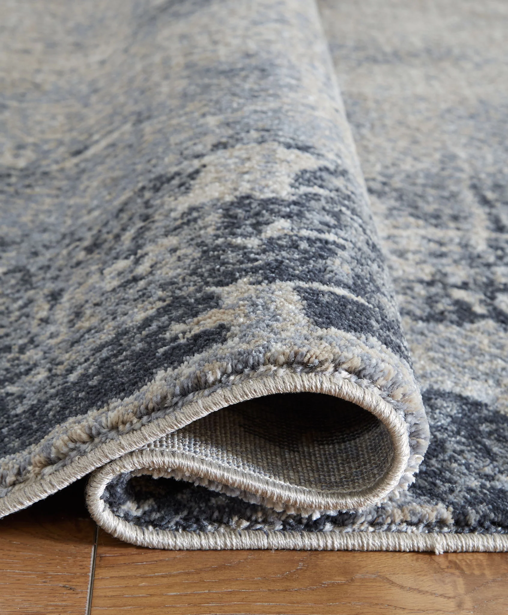 Langrich - Rug - Image 2