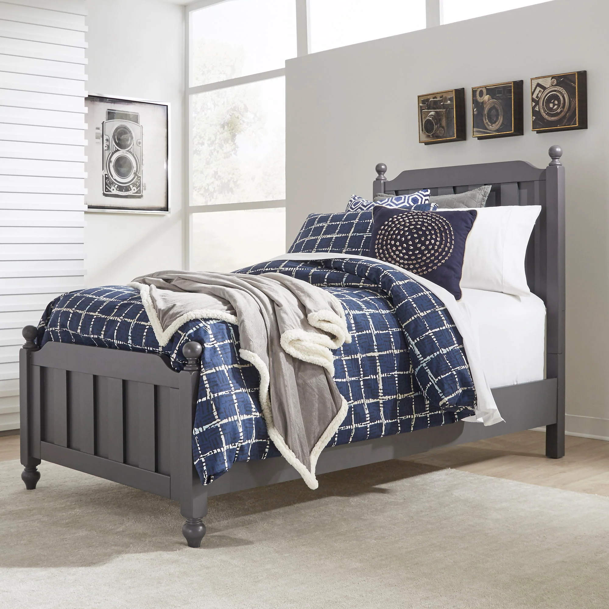 Cottage View – Panel Bed