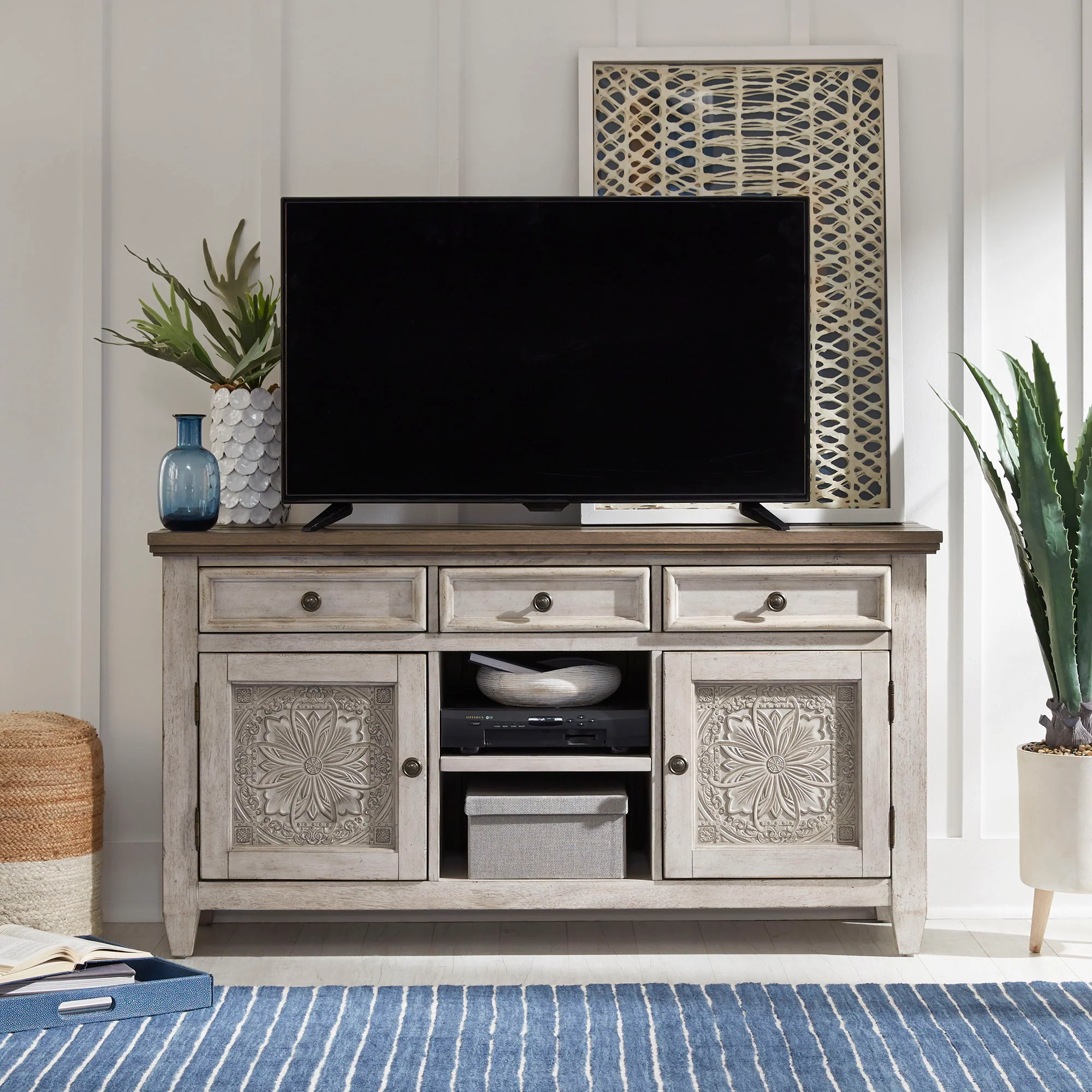 Heartland – Tile TV Console