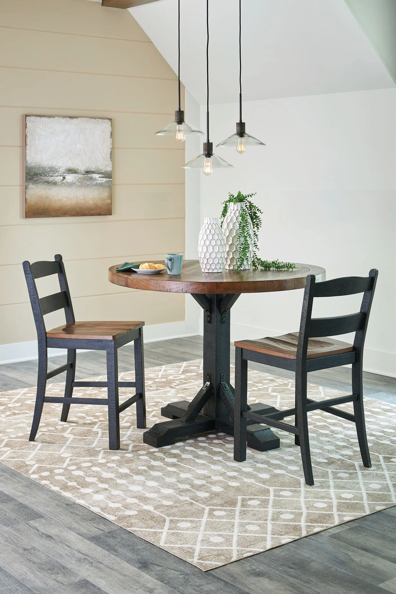 Valebeck – Counter Height Dining Room Set