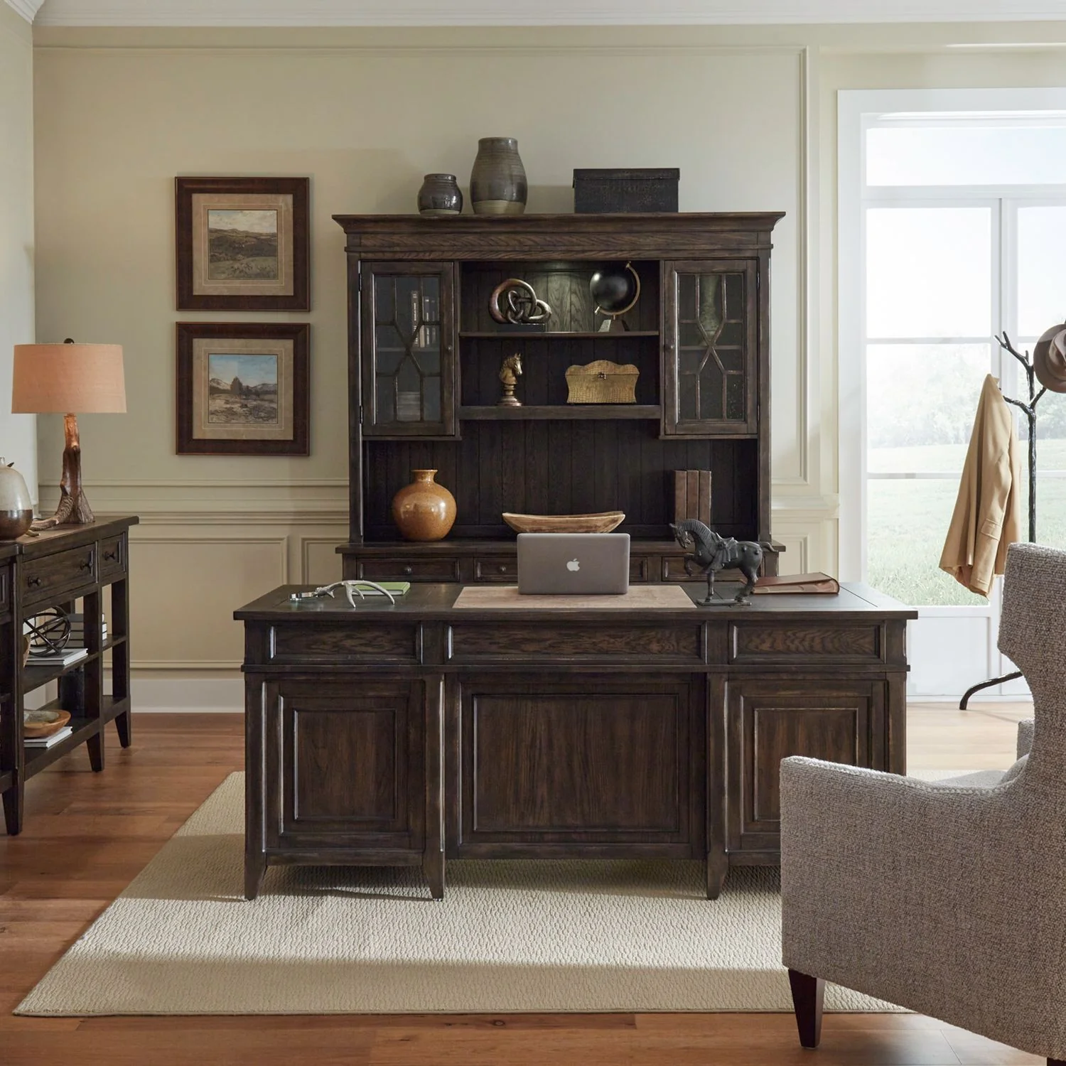 Paradise Valley – 5 Piece Executive Set – Saddle Brown
