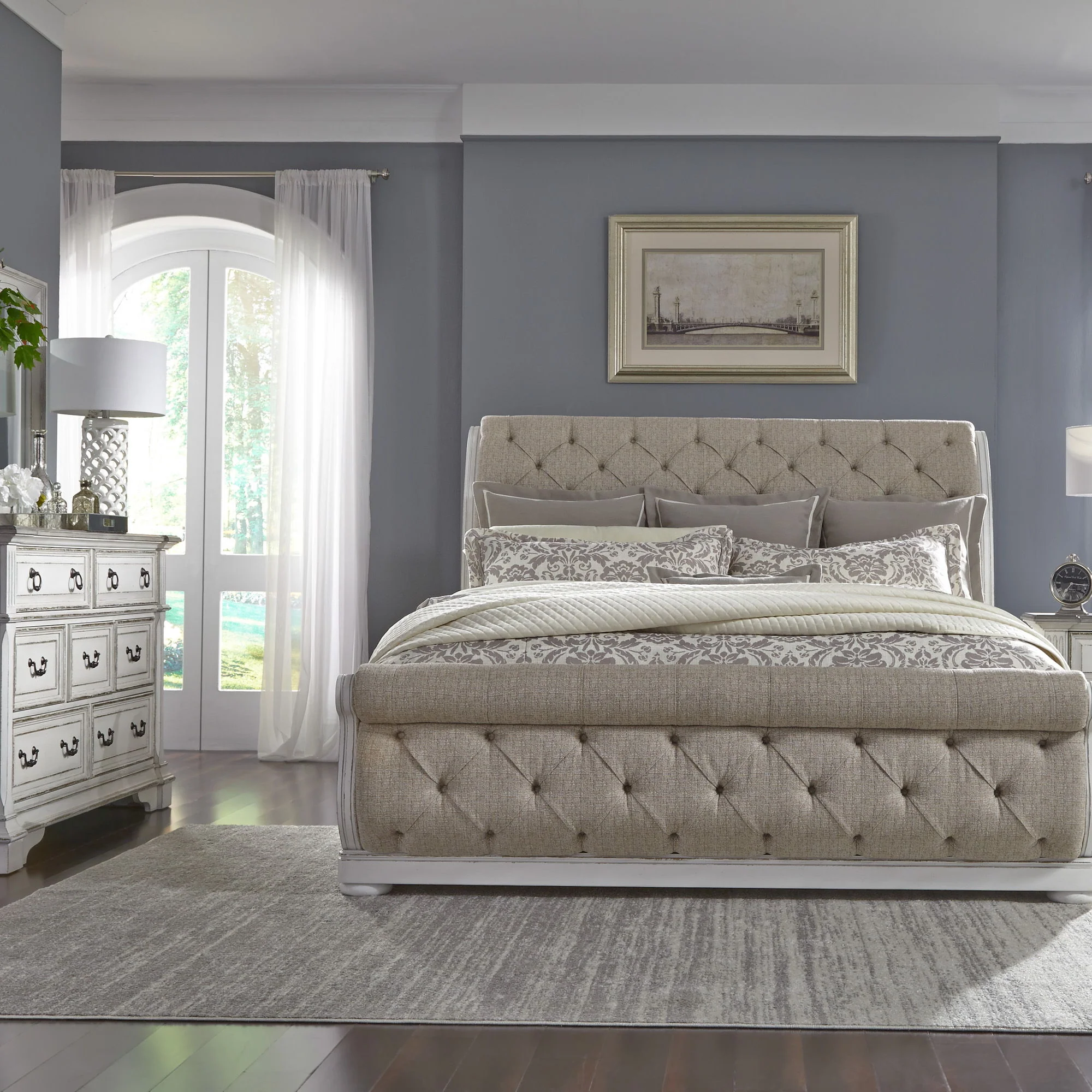 Abbey Park - Sleigh Bed, Dresser & Mirror - Image 1