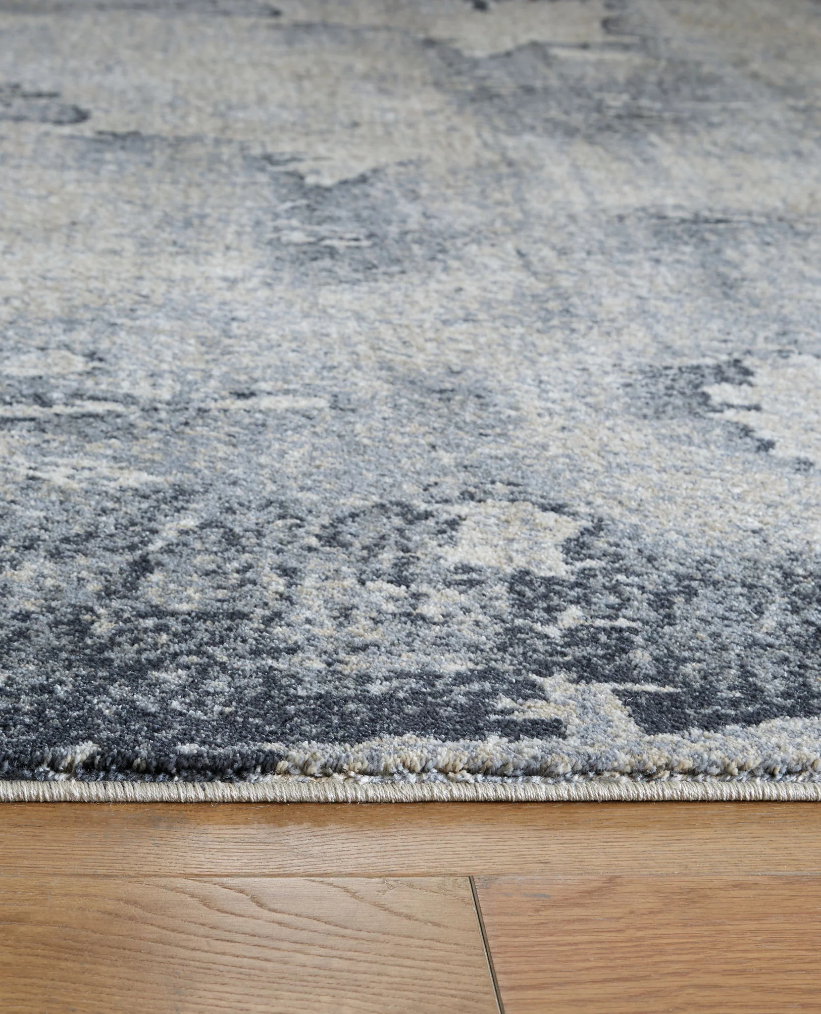 Langrich - Rug - Image 3