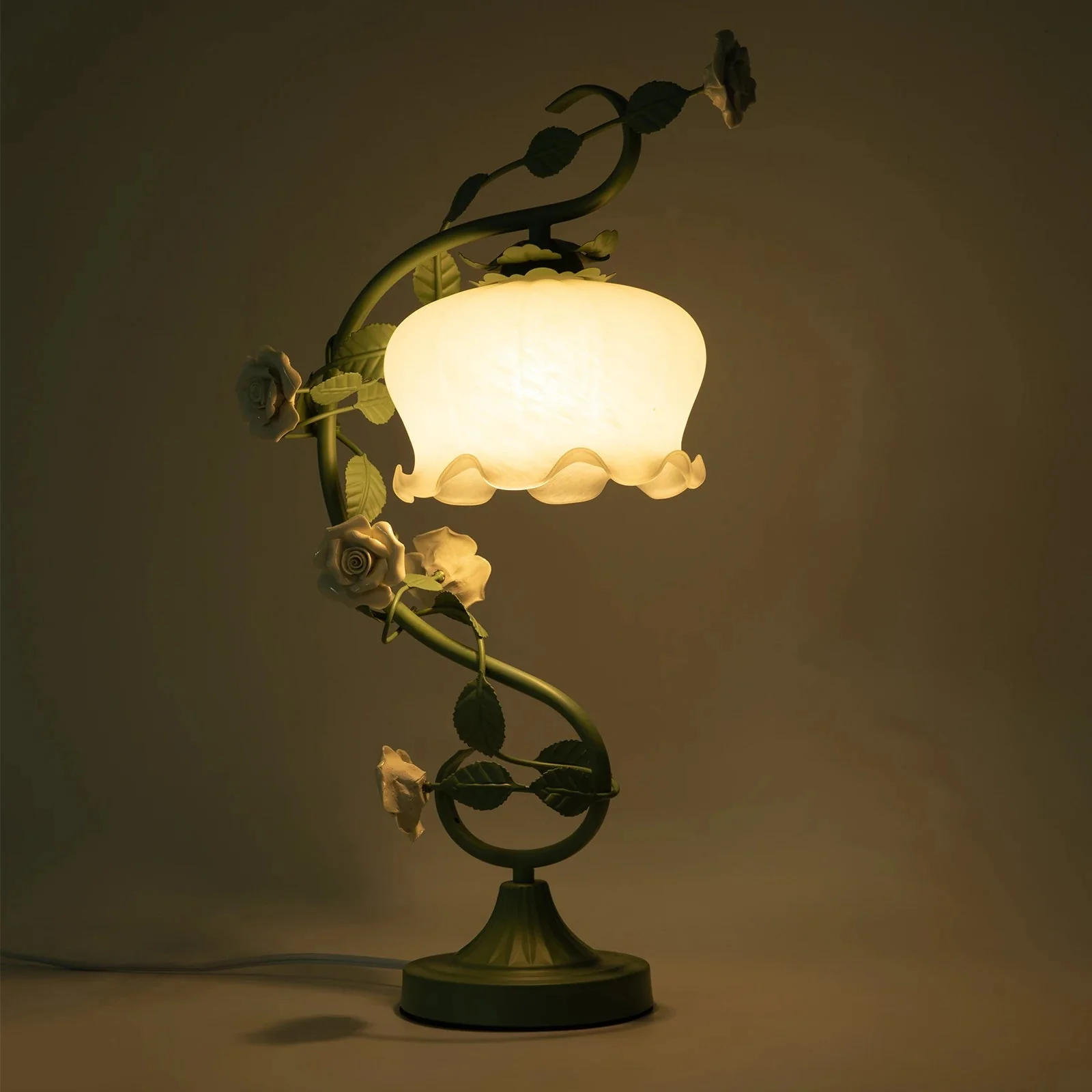 Artistic Nature-Themed Flower Desk Lamp - Image 1