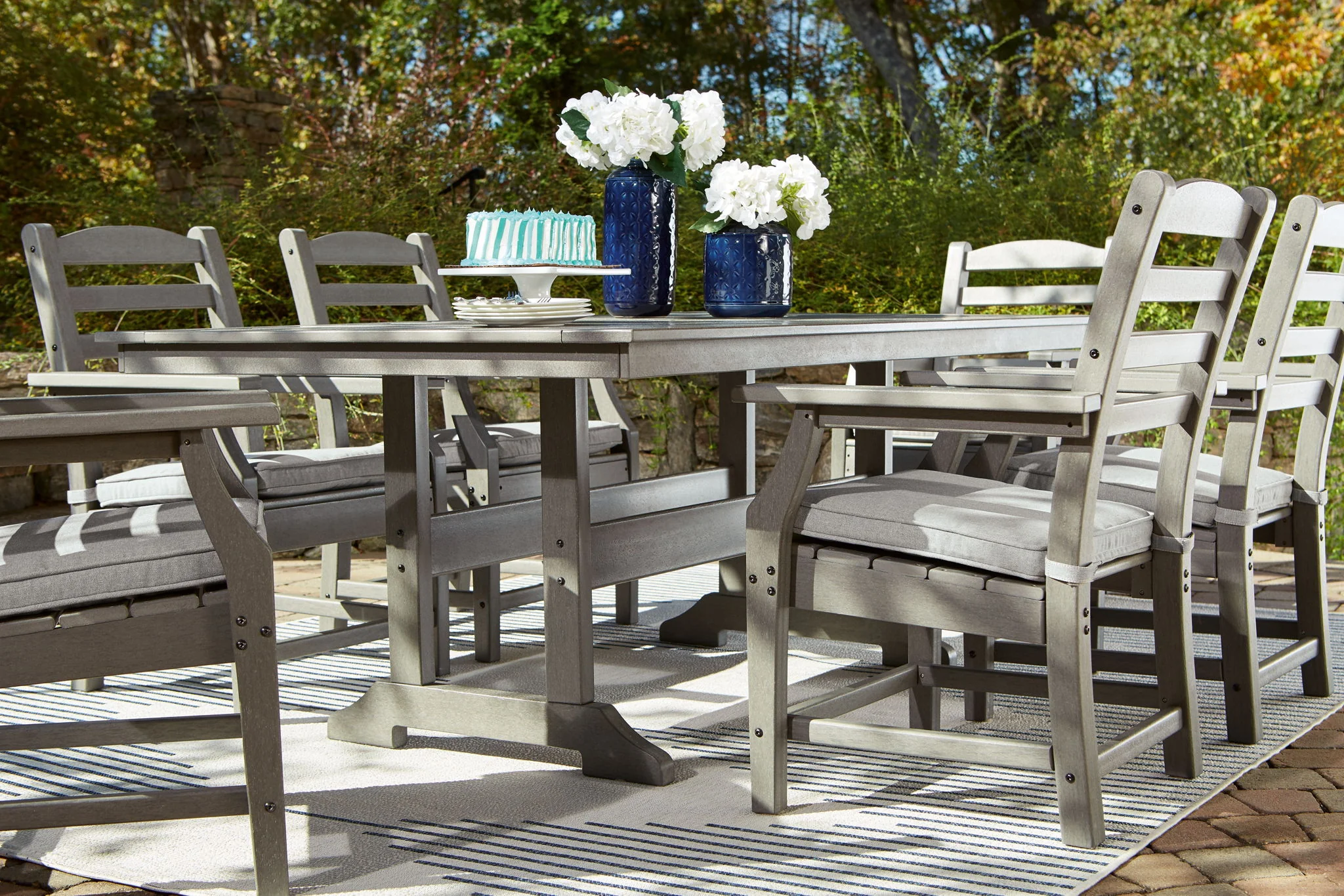 Visola - 7 Pc. - Dining Set with 6 Chairs - Gray - Image 1