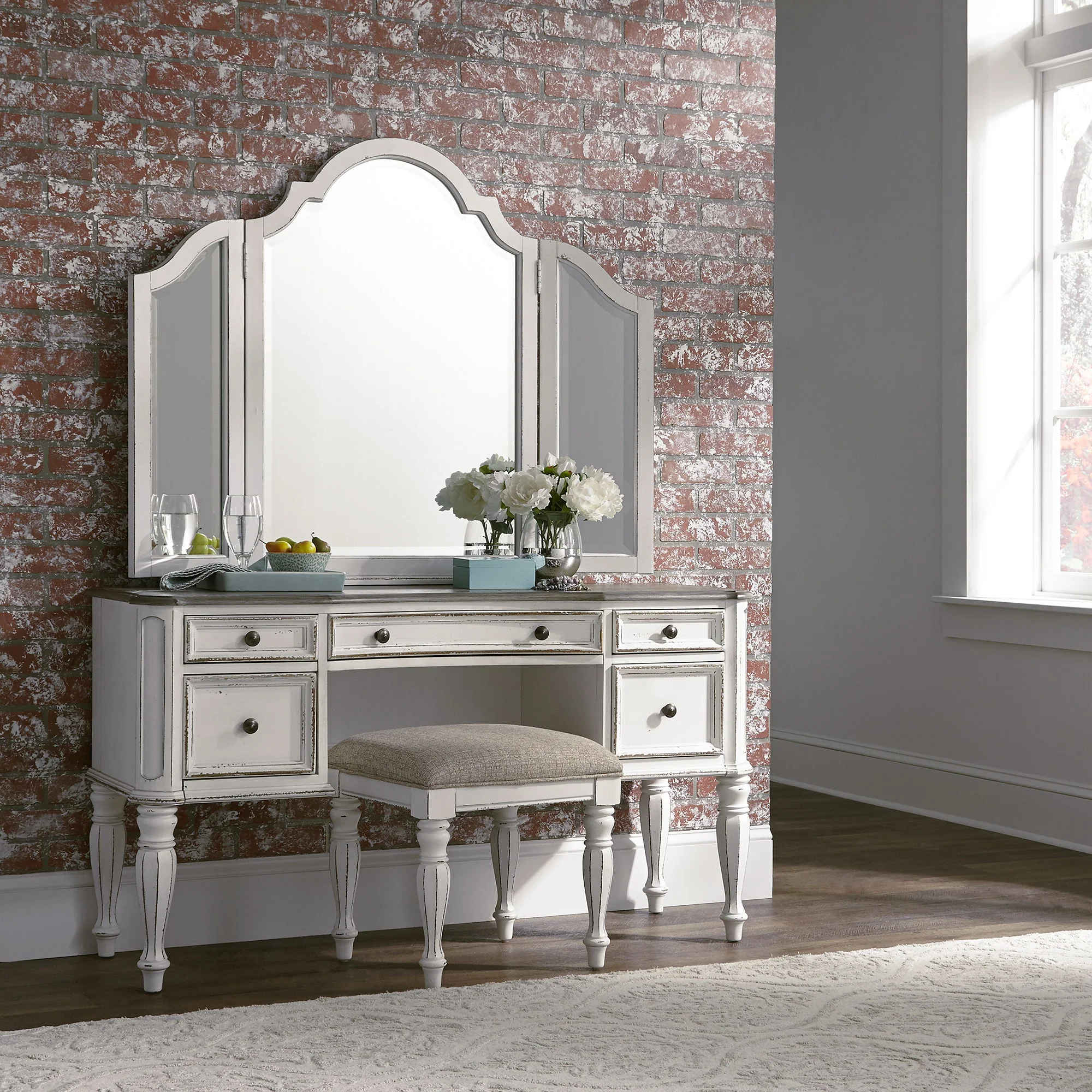 Magnolia Manor – 3 Piece Vanity Set – Antique White