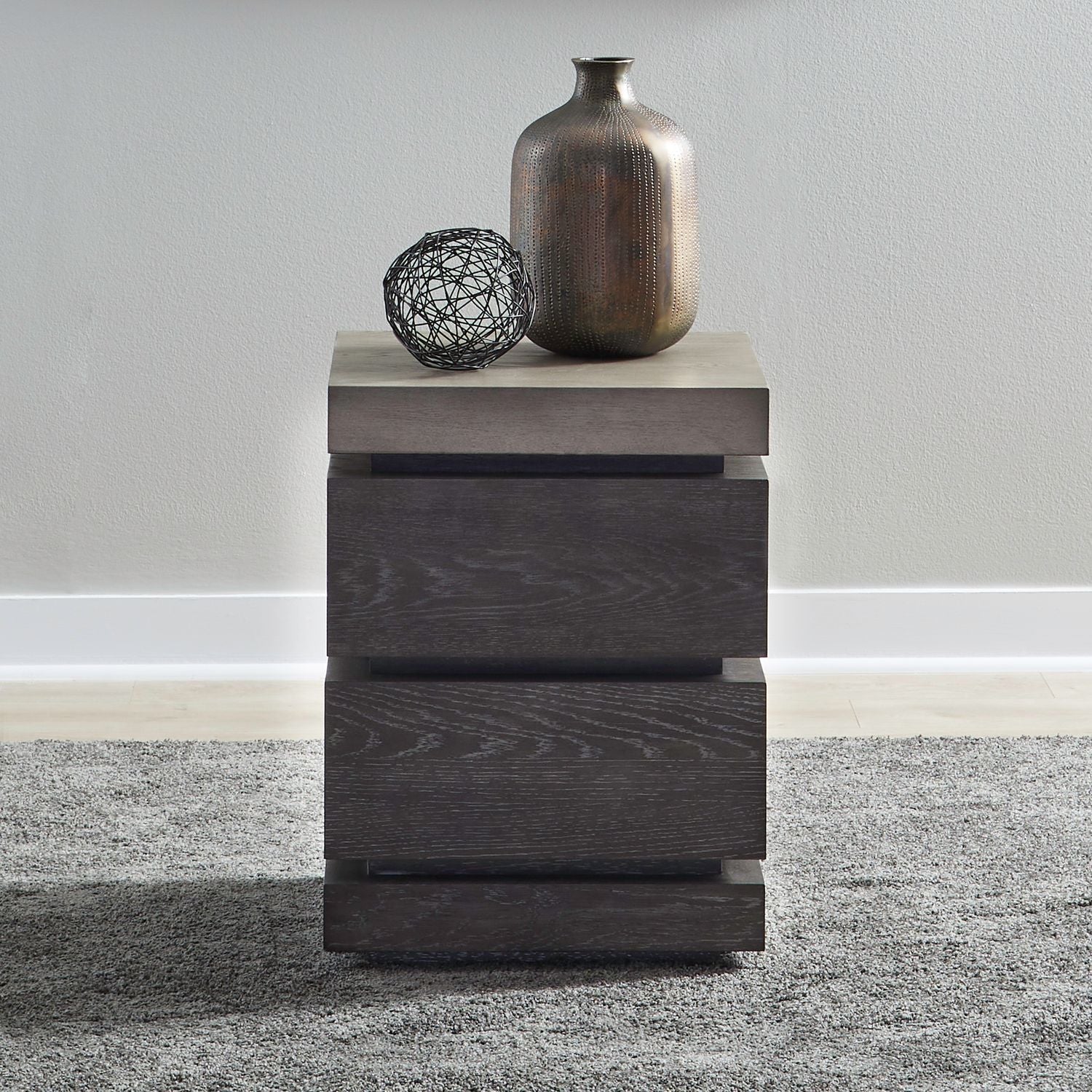 Piedmont – Chairside Table – Charcoal / Ash