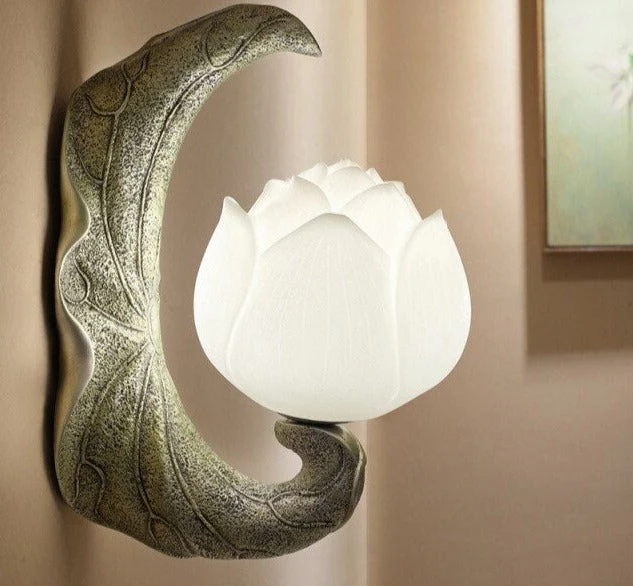Lotus Flower Retro Wall Lamp - Image 1