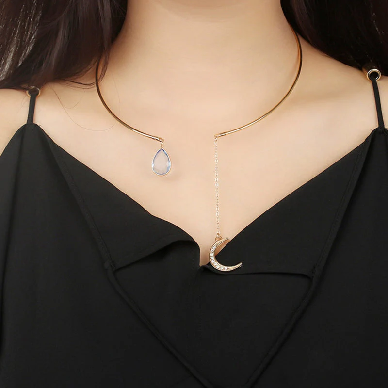 Moon Love Pendant Necklace - Image 3