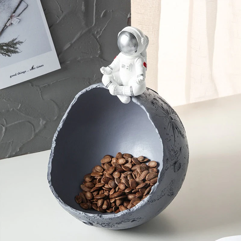 Creative Nordic Astronaut Moon Storage Organizer - Image 2