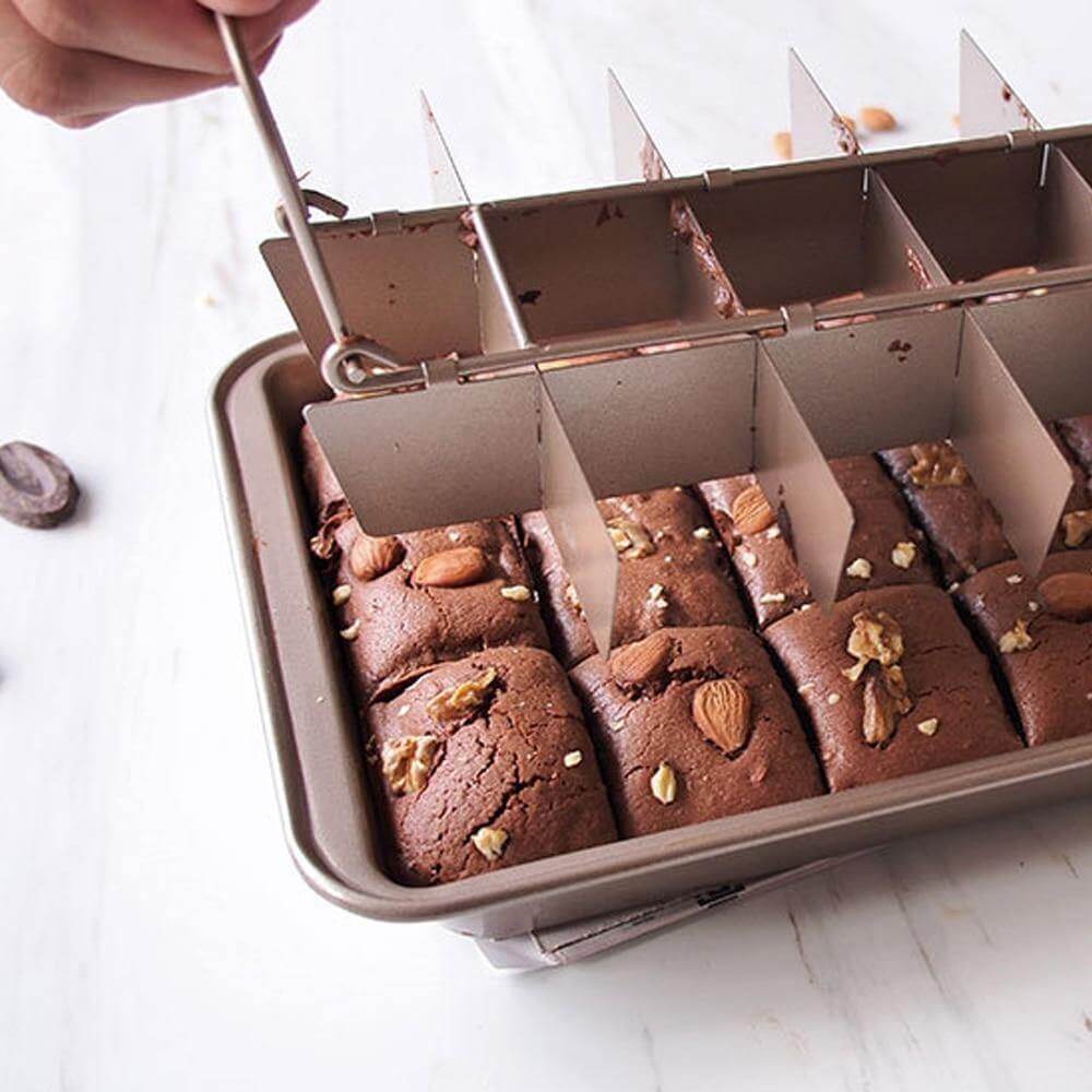18 Cavity Non-Stick Professional Cake Mold - Image 2