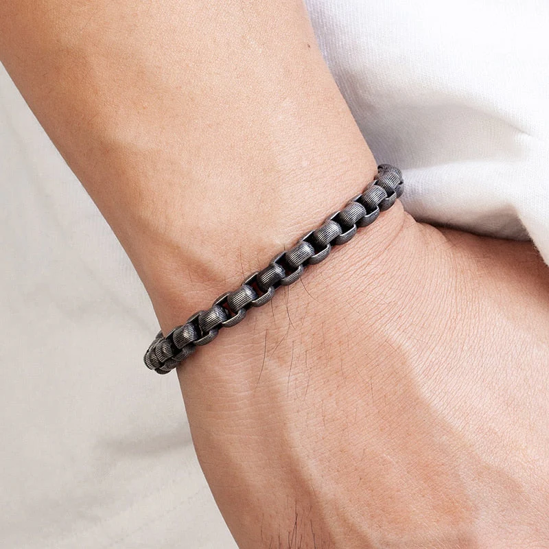 Retro Cuban Chain Bracelet - Image 2