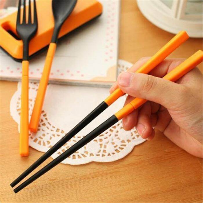 Portable Folding Travel Dinnerware Set - Image 3