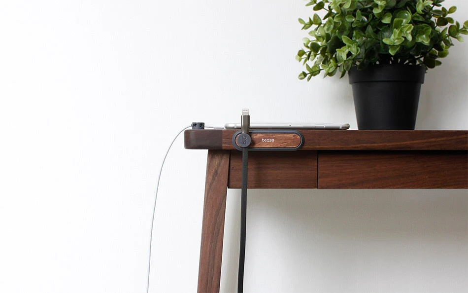 Magnetic Easy Cable Organizer Holder - Image 3
