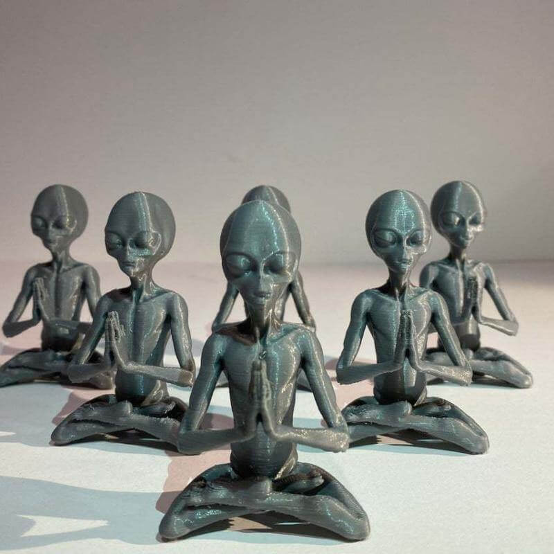Meditating Alien Resin Garden Home Decor - Image 2