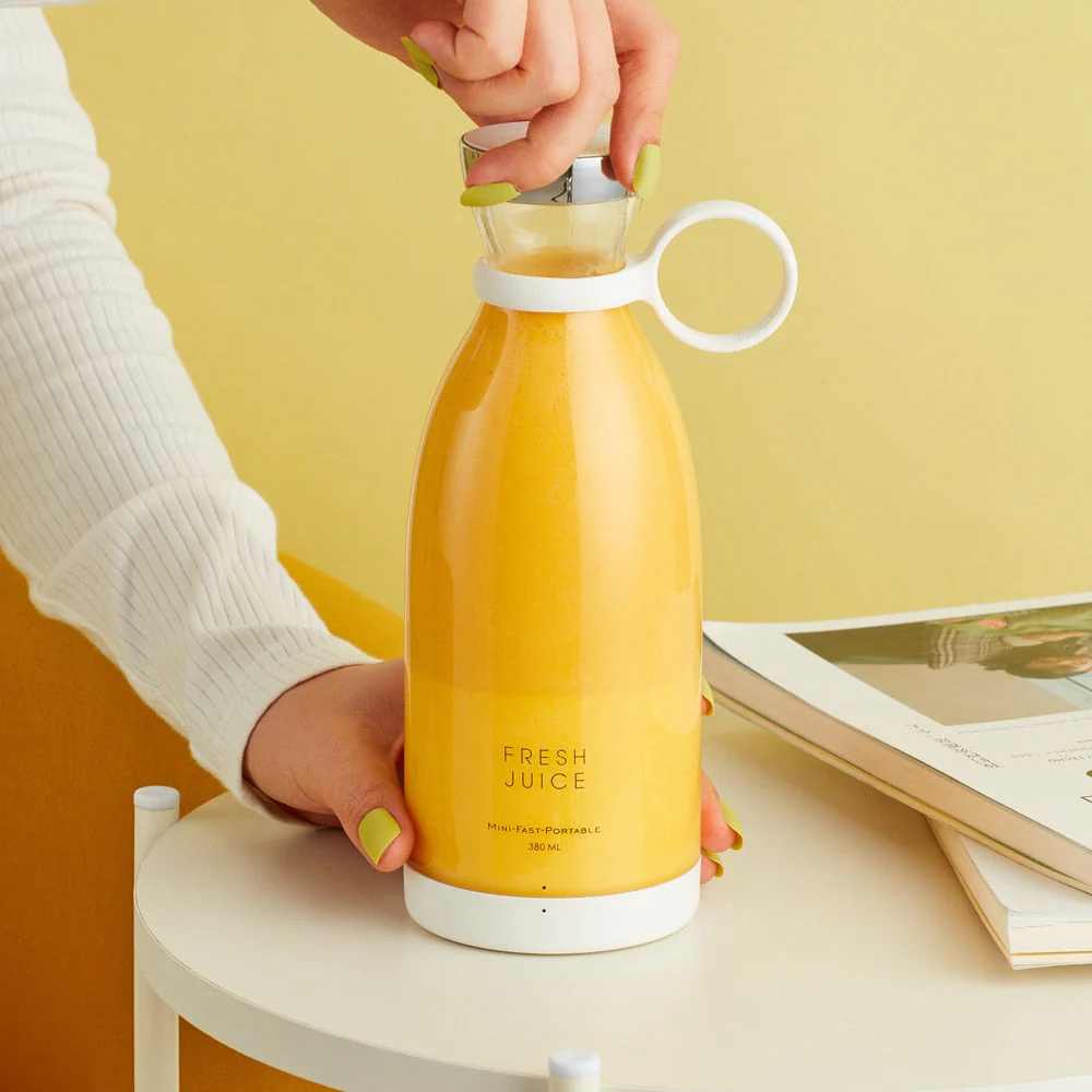 Elegant Mini Portable Fruit Juicer Blender - Image 3