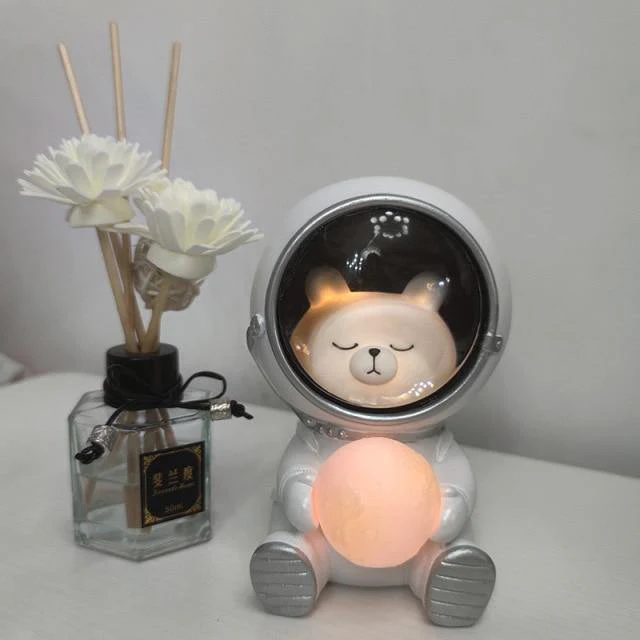 Astronaut Pet LED Night Light - Image 3
