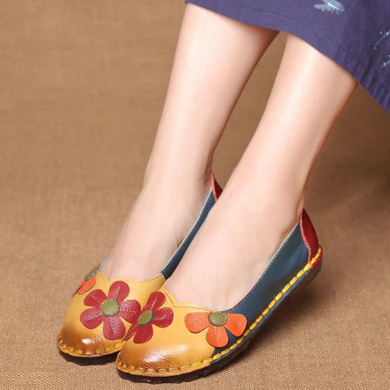 Flower Design Round Toe Mixed Color Flat Shoes - Image 2