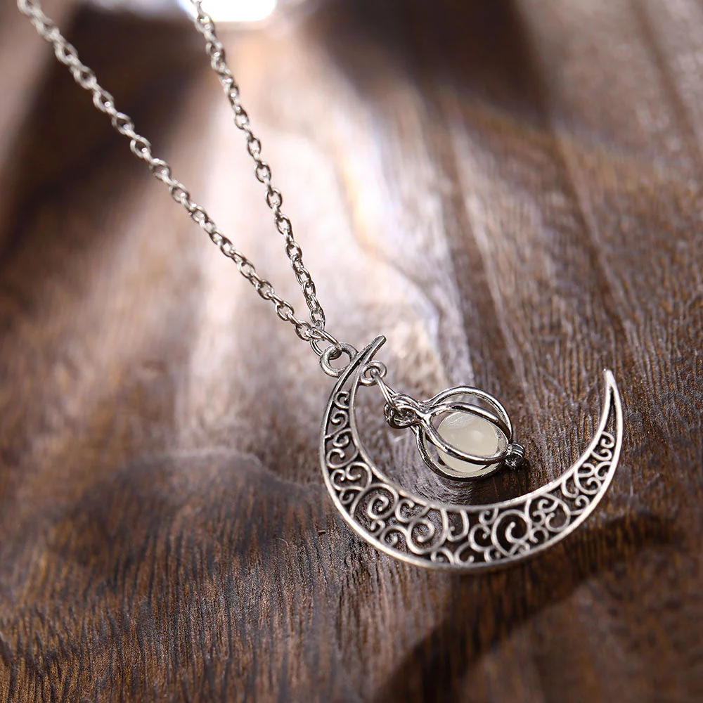 Luminous Moon Pendant Charming Necklace - Image 3