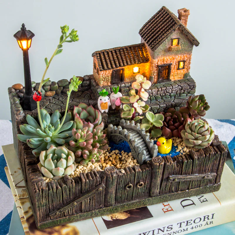 Resin Creative Landscape Cozy House Plants Vase - Image 1