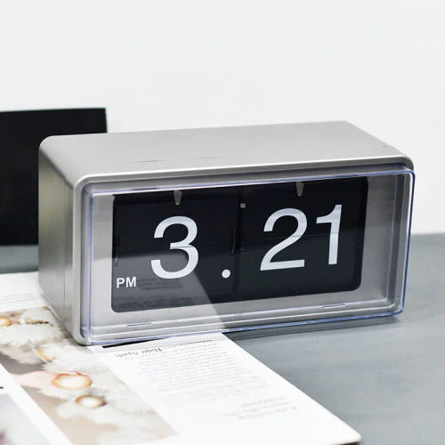 Elegant Retro Auto Flip Desk Clock - Image 3