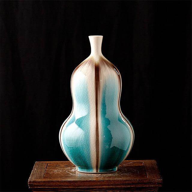Classical Ancient Jingdezhen Ice Crack Ceramic Glaze Vase - Image 3
