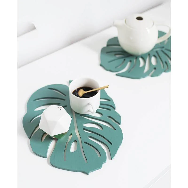 Creative Nordic Style Green Leaf Shape Wood Placemats - Image 1