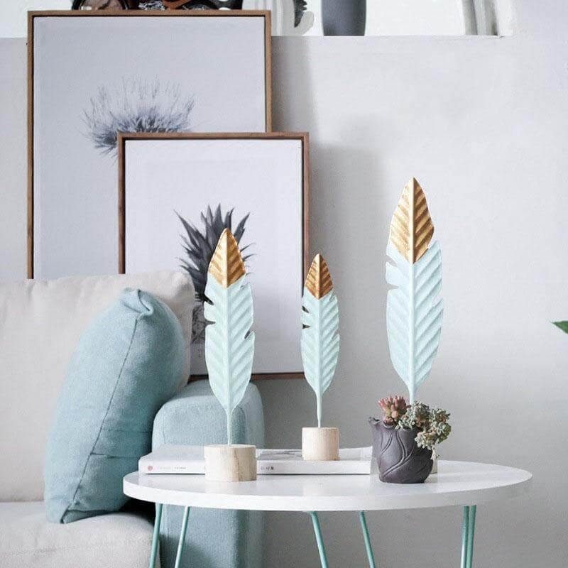 Modern Fairy Miniature Feather - Image 1