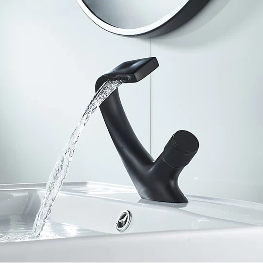Creative Chrome Waterfall Elegant Faucet - Image 2