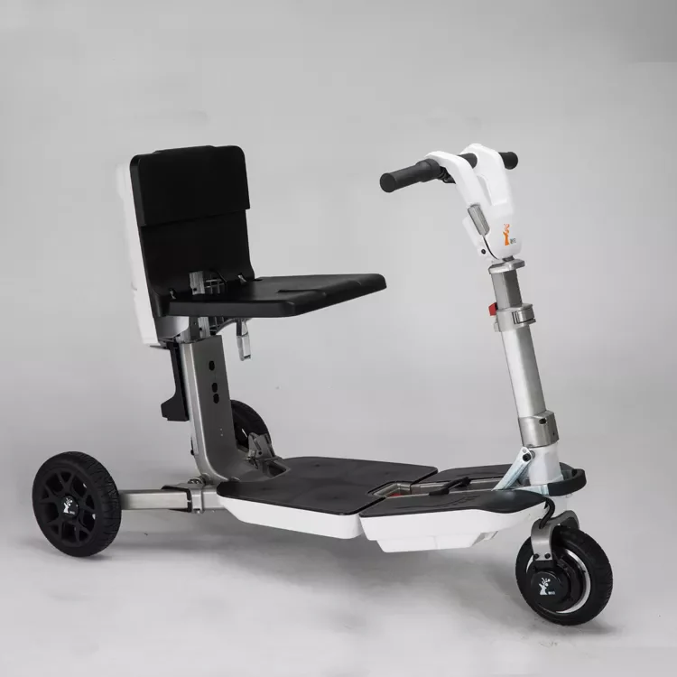 Aerospace Foldable Tricycle Scooter - Image 2