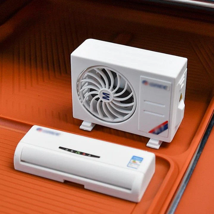Mini Solar AC Car Aromatherapy Decor - Image 1