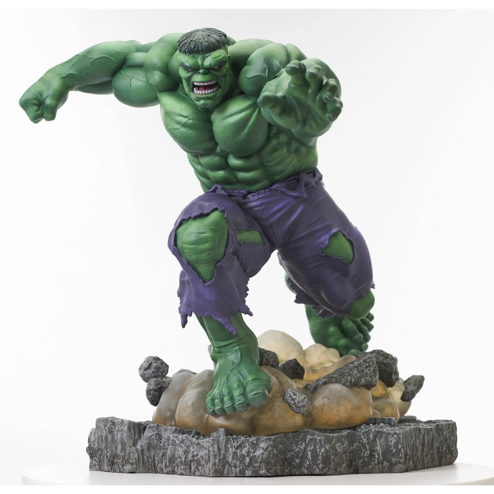Diamond Select Toys Marvel Gallery: Immortal Hulk Deluxe PVC Statue - Image 1