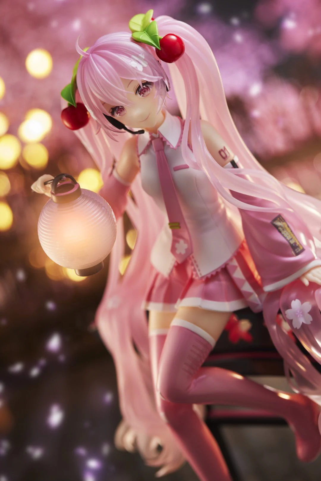 TAITO - Hatsune Miku - Sakura Miku AMP+ Sakura Lantern Ver. Prize Figure - Image 3